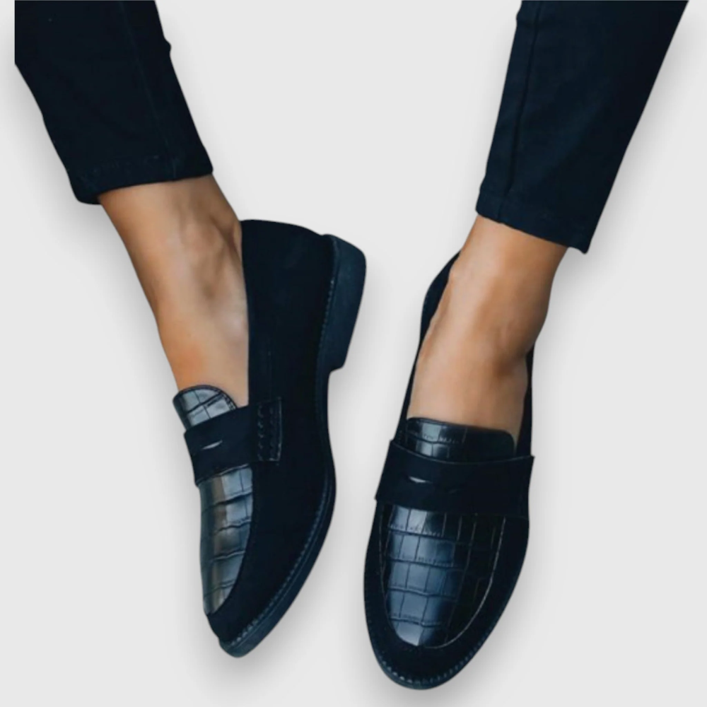 Black / 9 UK | 42 EU